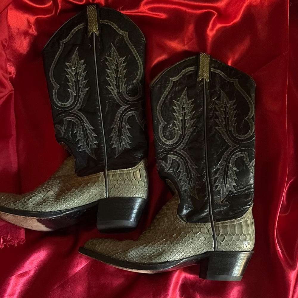 Vintage Larry Mahan Python & Leather Gray & Black ladies boots Size 6 B